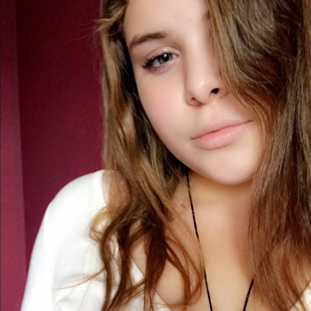 Meet your Posher, Julia